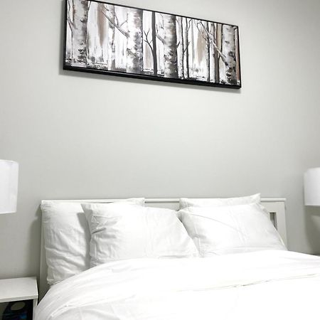 Appartamento Modern And New House Near Pne With Big Garden And Free Parking Vancouver Esterno foto
